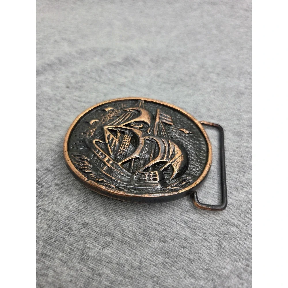 Unknown nautical buckle